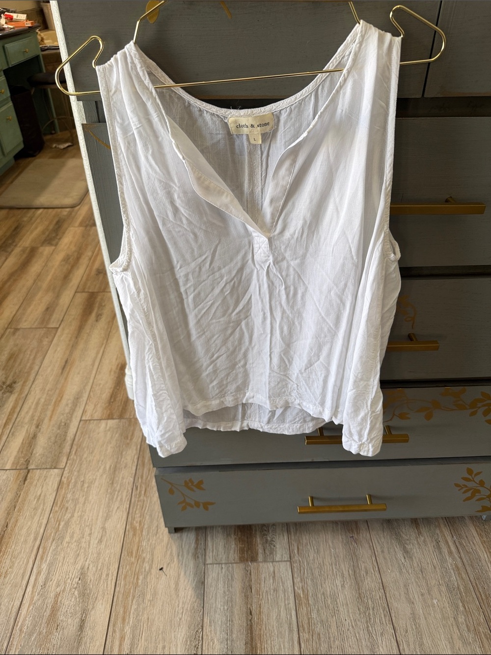cloth & stone White Lightweight V-Neck Relaxed Sleeveless Camisole